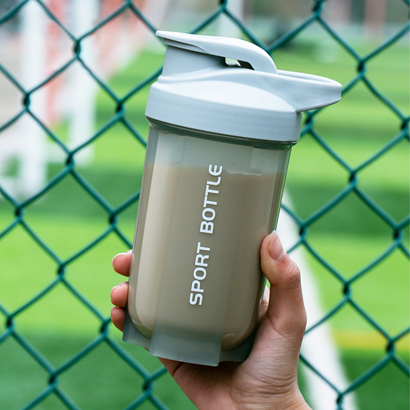 Bottiglia portatile per shaker - Protein Bar recensione e prezzo
